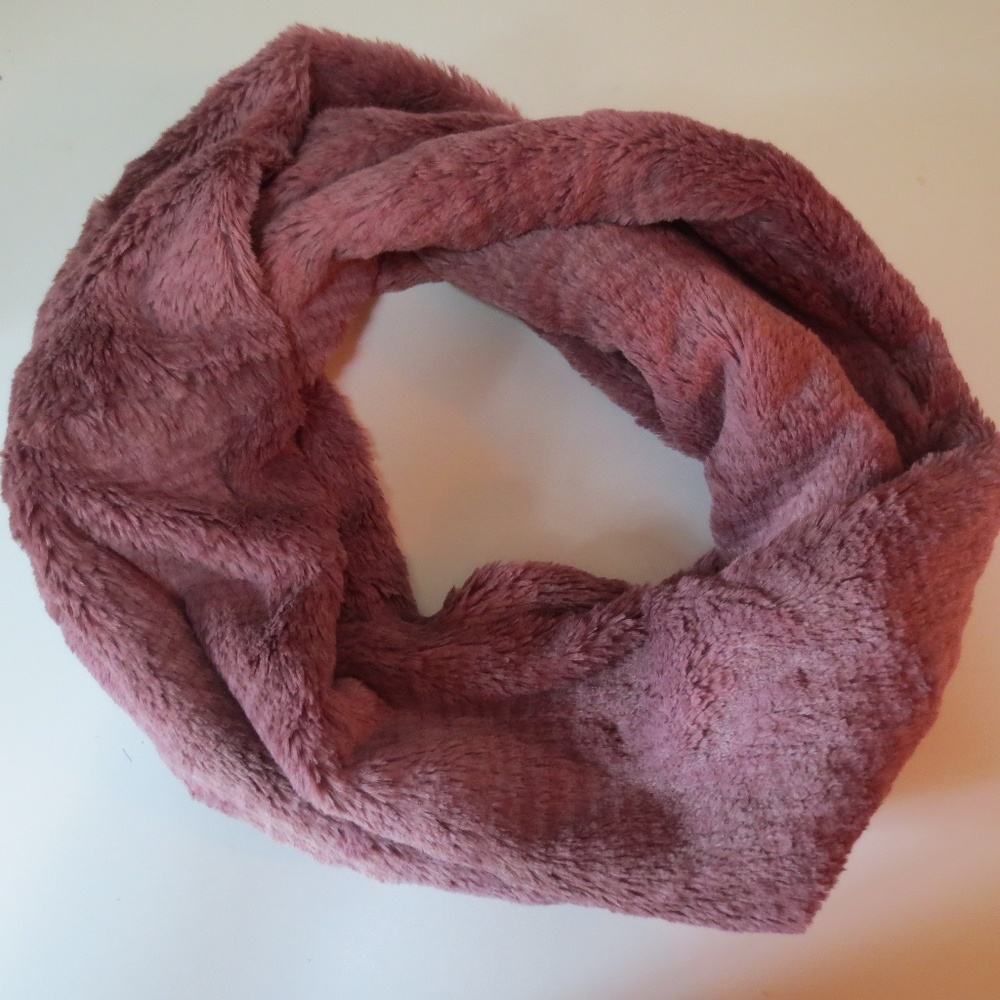 Mauve Pink Faux Fur Infinity Scarf